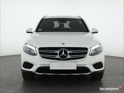 Używany Mercedes GLC250 211 KM (155 kW) 2016 Biały SUV