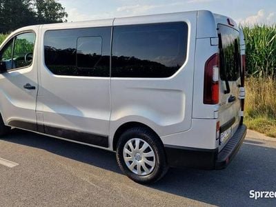 Srebrny Używany 2018 Renault Trafic Minivan | 79 999 zł (Dość drogi)