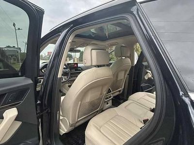 Używany Audi Q5 2018 Granatowy SUV