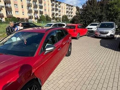 Czerwony Używany 2021 Seat Leon FR Kombi | 73 900 zł (Dość drogi)