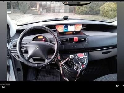 używany Citroën C8 po kolizji