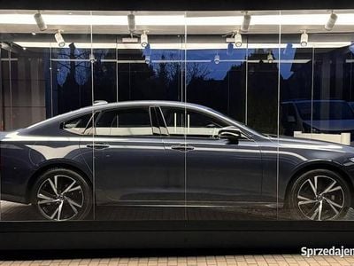 Używany Volvo S90 197 KM (144 kW) 2022 Niebieski (metalik) Sedan/Limuzyna