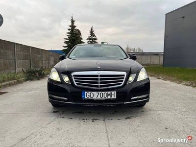 Czarny Używany 2010 Mercedes E220 Sedan/Limuzyna | 35 000 zł