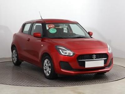Używany Suzuki Swift 83 KM (61 kW) 2021 Czerwony Hatchback