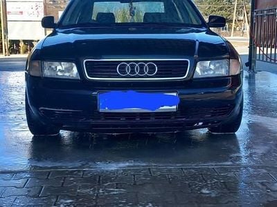 Granatowy Używany 1997 Audi A4 Hatchback | 2200 zł