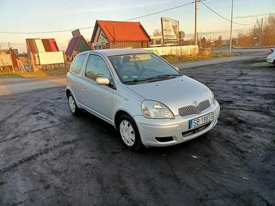 Srebrny Używany 2003 Toyota Yaris Hatchback | 4800 zł (Dość drogi)
