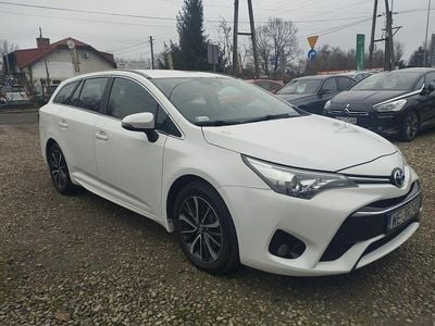 Używany Toyota Avensis 143 KM (105 kW) 2017 Biały Kombi