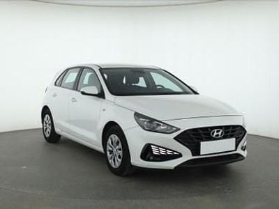 Używany Hyundai i30 110 KM (80 kW) 2021 Biały Hatchback