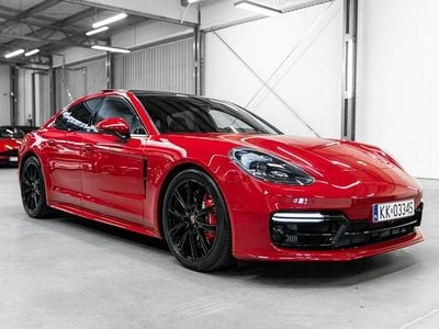 Używany Porsche Panamera 550 KM (404 kW) 2019 Czerwony Sedan/Limuzyna