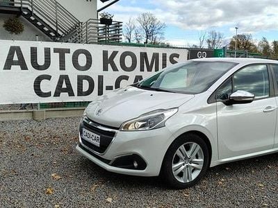 Biały Używany 2016 Peugeot 208 Hatchback | 29 900 zł (Uczciwa cena)