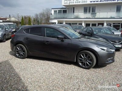 Szary Używany 2017 Mazda 3 Hatchback | 41 890 zł