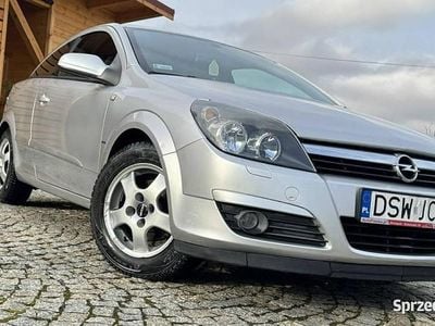 Srebrny Używany 2005 Opel Astra GTC Coupe | 8800 zł (Uczciwa cena)
