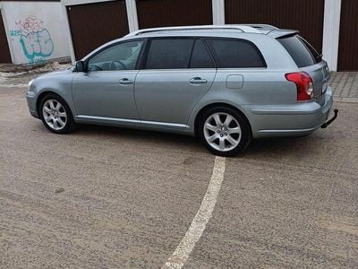 Używany Toyota Avensis 126 KM (92 kW) 2007 Szary Kombi