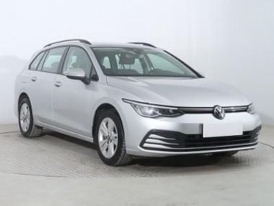 Srebrny Używany 2021 VW Golf VIII Kombi | 59 999 zł (Uczciwa cena)