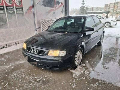 Czarny (metalik) Używany 2000 Audi A3 Hatchback | 4999 zł