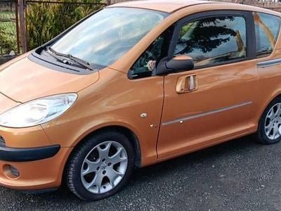 Używany Peugeot 1007 2006 Złoty Minivan