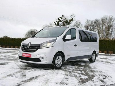 Srebrny Używany 2017 Renault Trafic Minivan | 38 900 zł