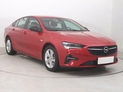 Używany Opel Insignia 174 KM (127 kW) 2021 Czerwony Hatchback