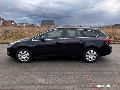 Używany Opel Astra 2011 Czarny Kombi