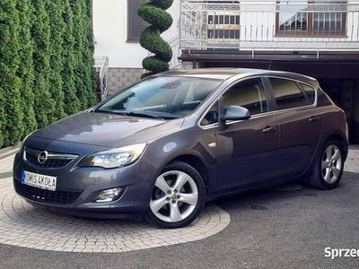 Używany Opel Astra 2010 Szary Hatchback