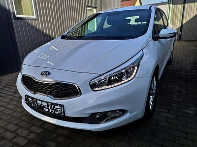 Używany Kia Ceed 135 KM (99 kW) 2013 Biały Hatchback