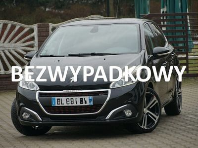 Używany Peugeot 208 110 KM (80 kW) 2017 Czarny Hatchback