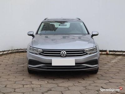 Szary Używany 2020 VW Passat Kombi | 69 999 zł (Uczciwa cena)