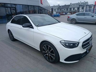 Używany Mercedes E200 2021 Biały Sedan/Limuzyna