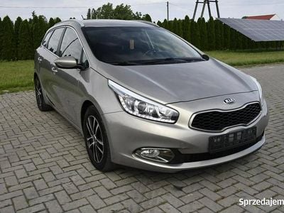 Złoty (metalik) Używany 2012 Kia Ceed Hatchback | 22 900 zł (Uczciwa cena)