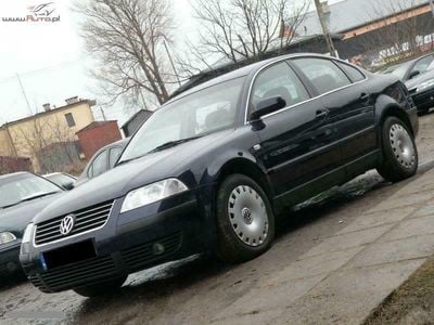Używany VW Passat 100 KM (73 kW) 2002 Niebieski ciemny (metalik) Sedan/Limuzyna