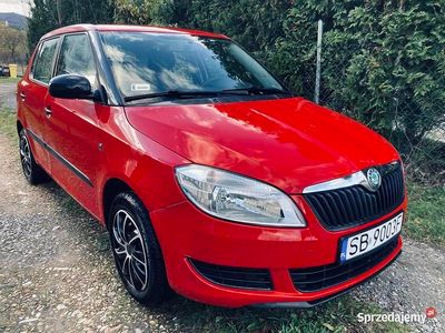 Używany Skoda Fabia 2010 Czerwony Sedan/Limuzyna