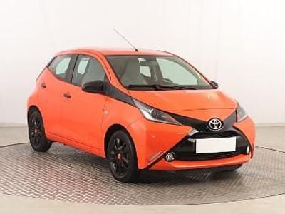 Pomarańczowy Używany 2015 Toyota Aygo Hatchback | 29 999 zł (Dość drogi)
