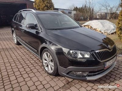 Używany Skoda Superb 2014 Czarny Kombi