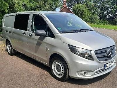 Używany Mercedes Vito 163 KM (119 kW) 2021 Srebrny Van