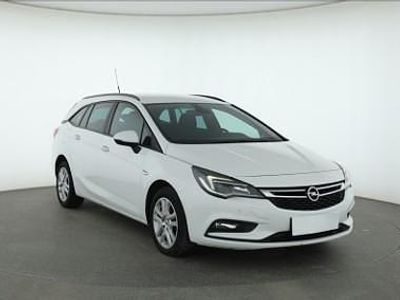 Używany Opel Astra 110 KM (80 kW) 2016 Biały Kombi