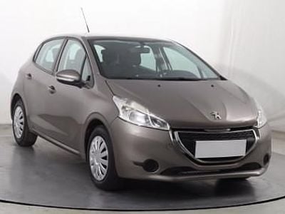 Używany Peugeot 208 82 KM (60 kW) 2014 Beżowy Hatchback