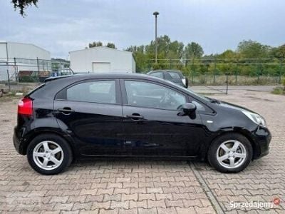 Używany Kia Rio 90 KM (66 kW) 2013 Czarny Hatchback