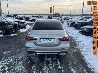 Używany Mercedes E220 AMG line 200 KM (147 kW) 2023 Złoty (metalik) Sedan/Limuzyna