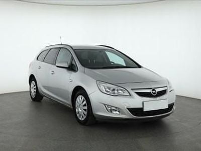 Używany Opel Astra 110 KM (80 kW) 2012 Srebrny Kombi