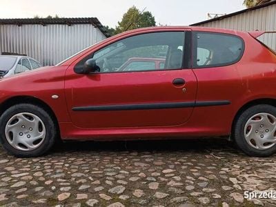 Używany Peugeot 206 75 KM (55 kW) 1999 Bordowy Hatchback