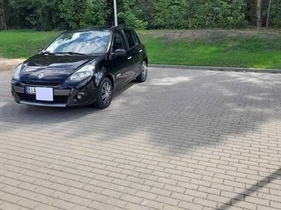 Używany Renault Clio II 75 KM (55 kW) 2009 Czarny Hatchback