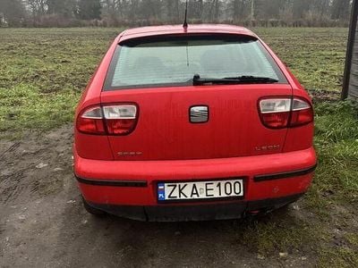 Czerwony Używany 2000 Seat Leon Hatchback | 2000 zł (Dobra cena)
