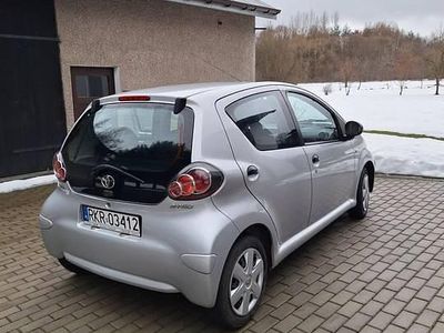 Używany Toyota Aygo 68 KM (50 kW) 2010 Srebrny Hatchback