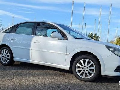 Biały Używany 2007 Opel Vectra Hatchback | 9500 zł (Dość drogi)