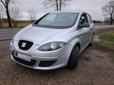 Używany Seat Altea 105 KM (77 kW) 2005 Srebrny (metalik) Minivan