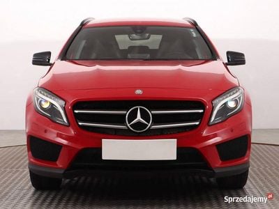 Używany Mercedes GLA250 211 KM (155 kW) 2016 Czerwony SUV