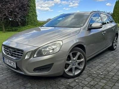 Złoty Używany 2010 Volvo V60 Momentum Kombi | 29 900 zł (Dość drogi)
