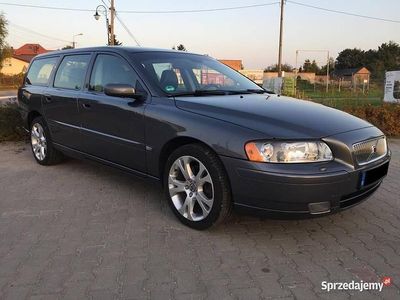 Używany Volvo V70 140 KM (102 kW) 2005 Szary Kombi