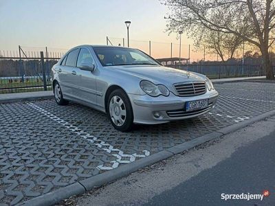 używany Mercedes C200 w2032.2CDI AVANTGARDE C klasa