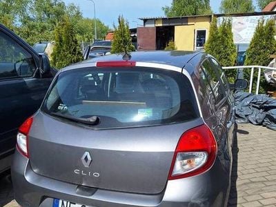 Używany Renault Clio II 75 KM (55 kW) 2009 Hatchback